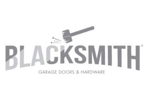 Logo de Blacksmith Garage Doors & Hardware para sistemas de portones seccionales fabricados en Costa Rica