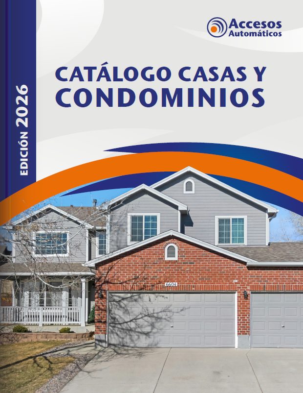 Portada del “Catálogo Casas y Condominios – Edición 2026” de Accesos Automáticos, con el logotipo en la parte superior derecha. El diseño incluye elementos gráficos curvos en azul y naranja sobre una imagen de una casa residencial de dos niveles con fachada de ladrillo rojo, revestimiento gris y garaje doble. A la izquierda aparece una franja vertical azul con el texto “Edición 2026”.